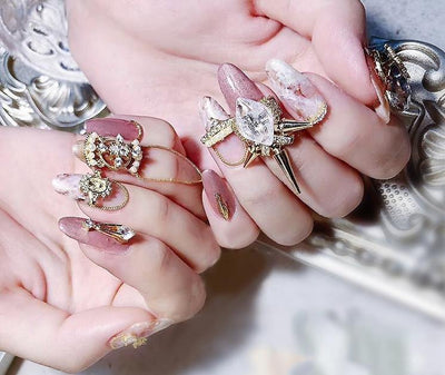 3 popular nail colors and 4 nail styles in 2020