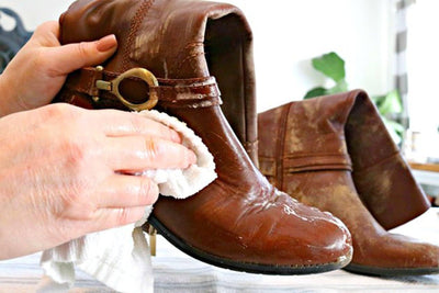 ¿Se pueden lavar zapatos de cuero?