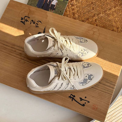 Retro Leather Breathable Mesh Embroidered Lace-Up Sneakers