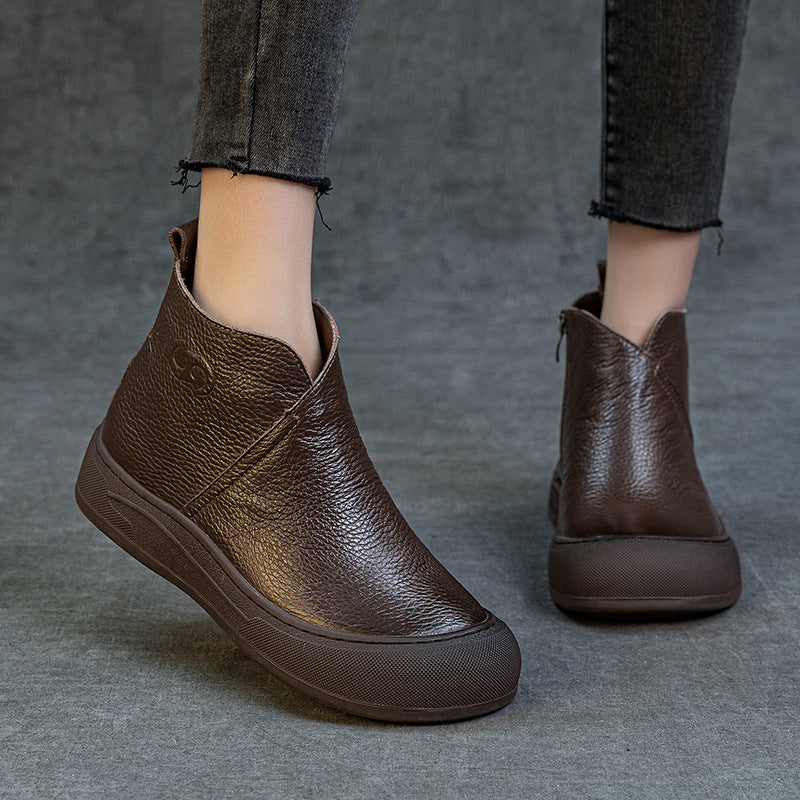Women Retro Leather Soft Flat Sole Round Toe Zipper Ankle Boots