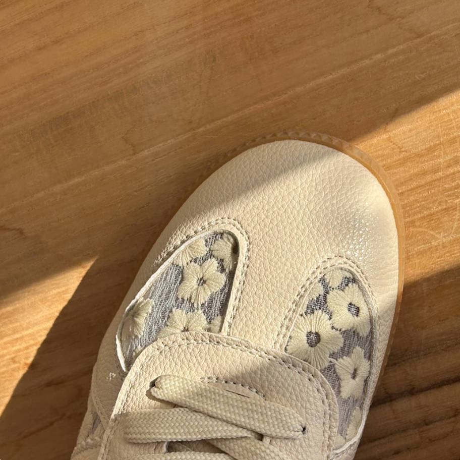 Retro Leather Breathable Mesh Embroidered Lace-Up Sneakers