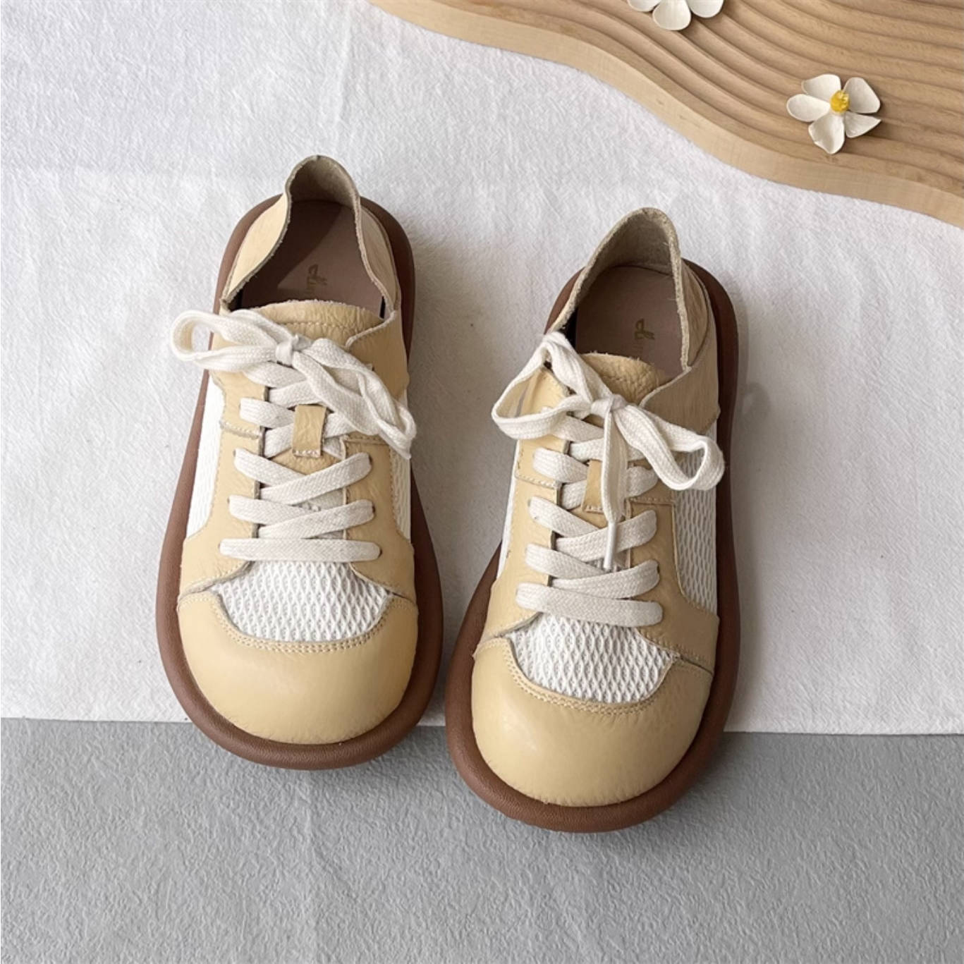 Top Leather Retro Soft Sole Mesh Patchwork Lace-Up Flat Shoes