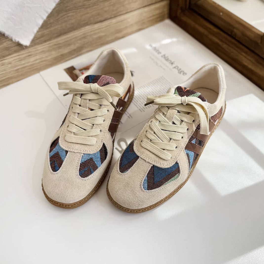 Retro Leather Sueded Patchwork Round Toe Casual Sneakers