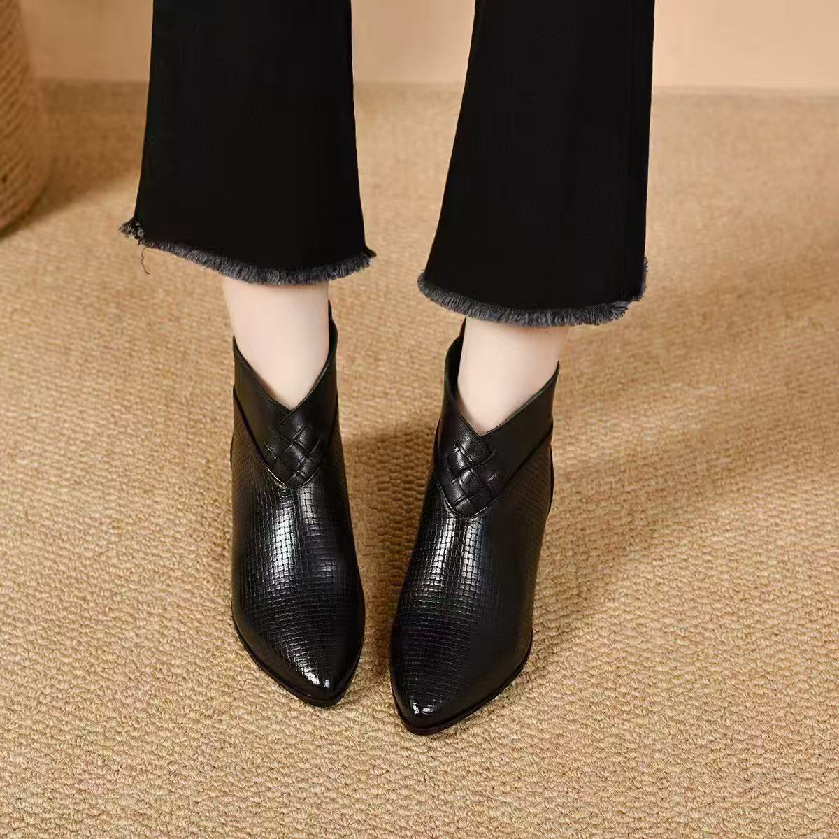 Top Leather Retro Pointed Toe Chunky Zipper Ankle Boots