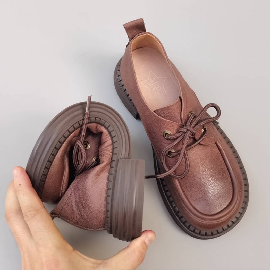 Chaussures rétro à enfiler, en cuir, bout large, semelle souple et épaisse, à lacets.