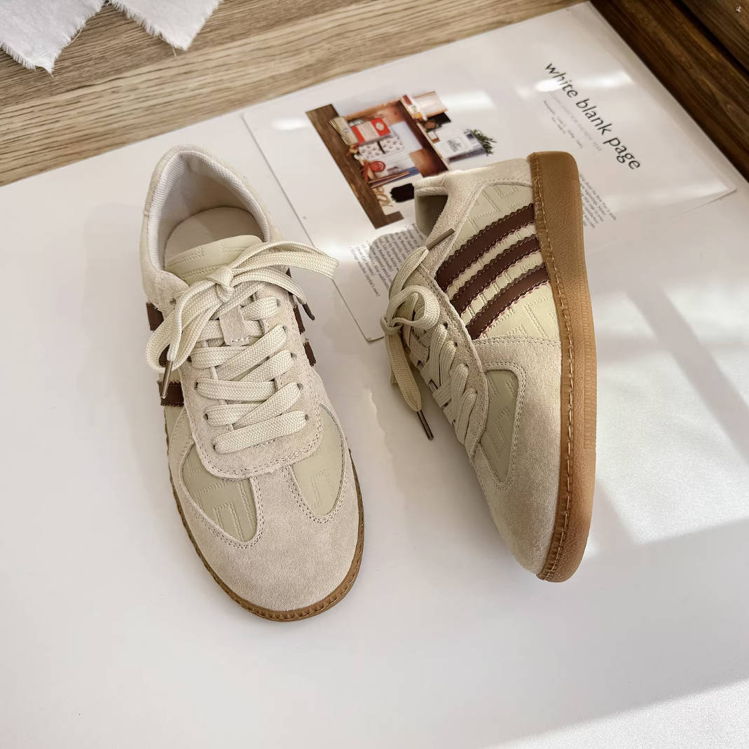 Retro Leather Sueded Patchwork Round Toe Casual Sneakers