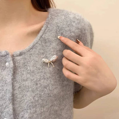 Irregular Pearl Bow Shining Alloy Brooch