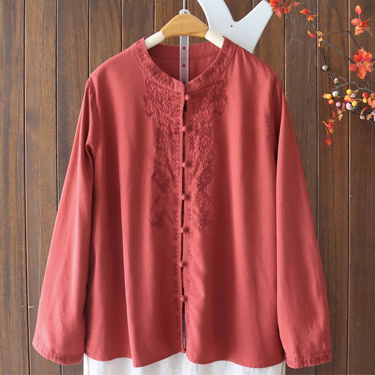 Autumn Retro Round Neck Embroidered Loose Long Sleeves Shirts