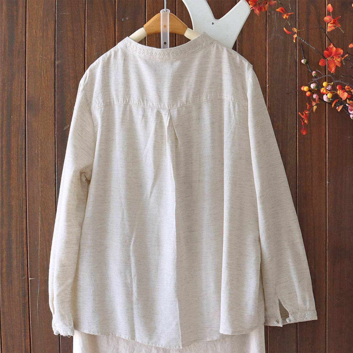 Autumn Retro Round Neck Embroidered Loose Long Sleeves Shirts
