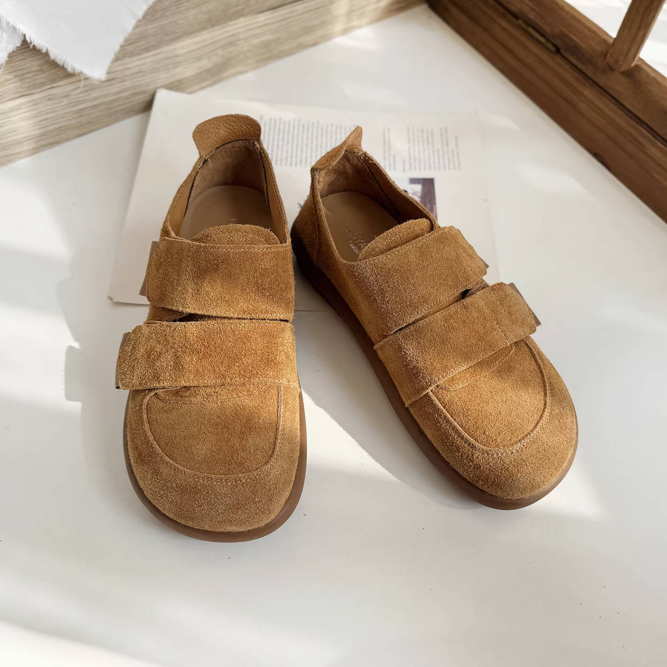 Autumn Sueded Wide Toe Velcro Casual Flat Shoes