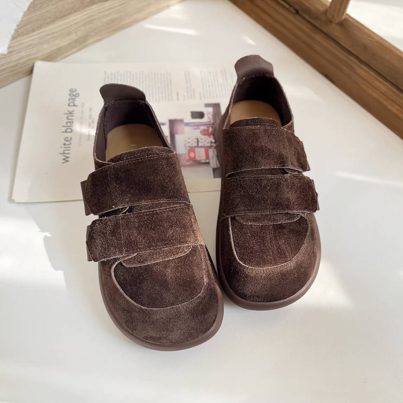 Autumn Sueded Wide Toe Velcro Casual Flat Shoes