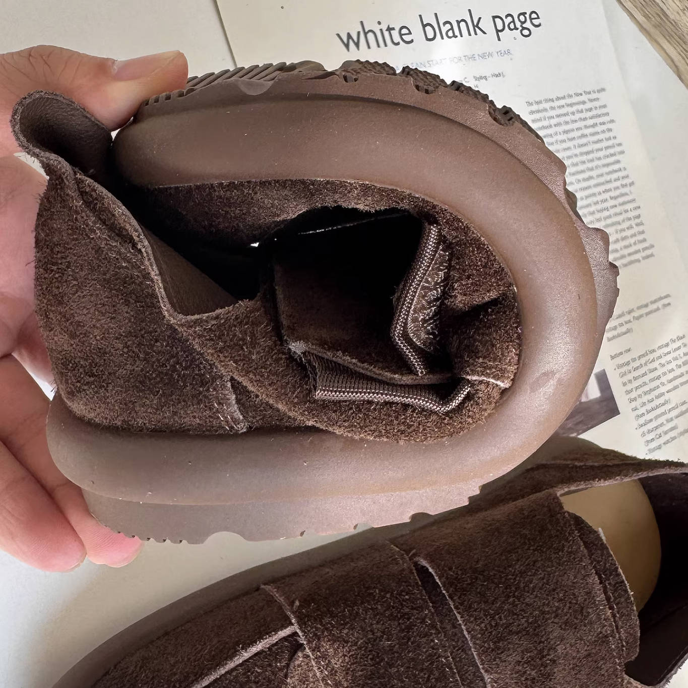 Autumn Sueded Wide Toe Velcro Casual Flat Shoes