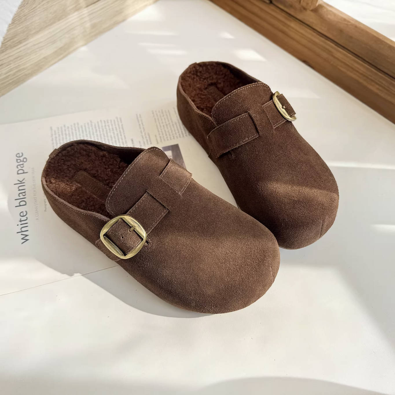 Retro Leather Sueded Round Wide Toe Warm Sole Flat Slippers