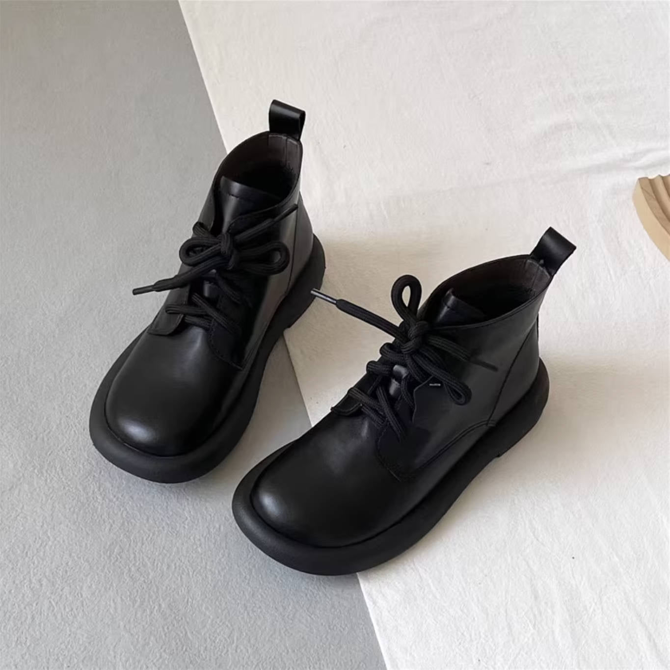 Vintage Top Leather Round Toe Soft Sole Lace-Up Ankel Boots