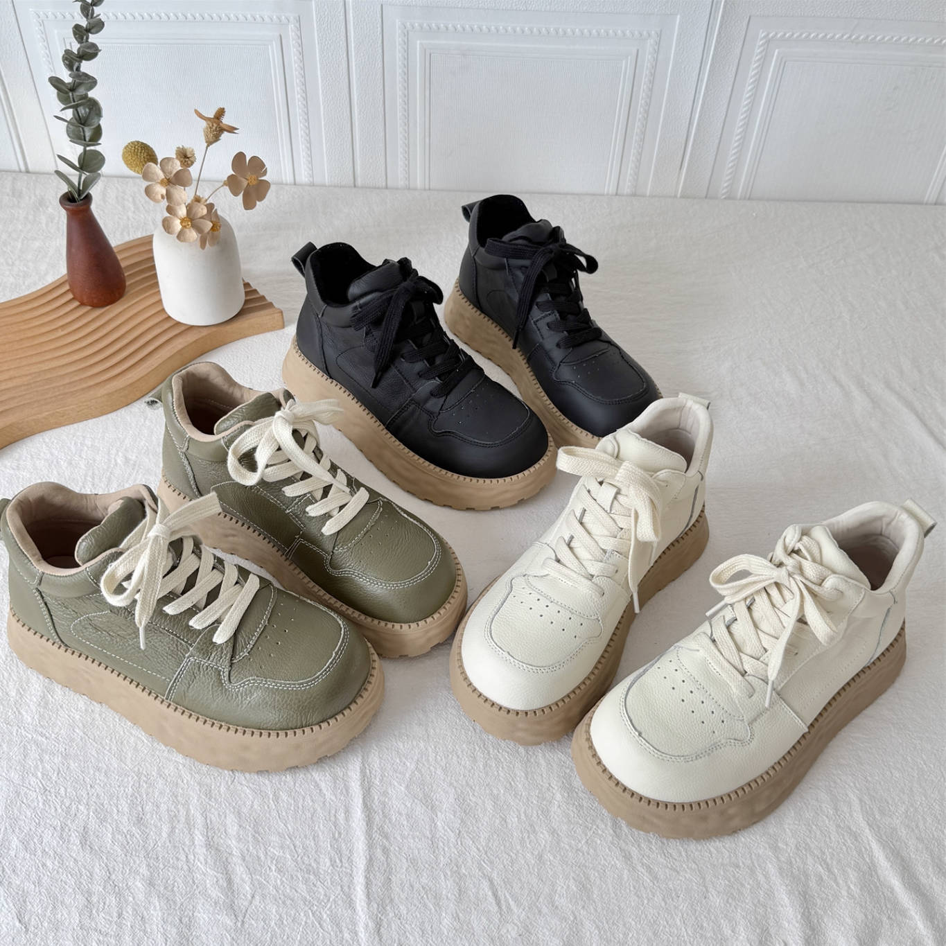 Babakud Causal Leather Platform Soft Sole Lace-Up Shoes