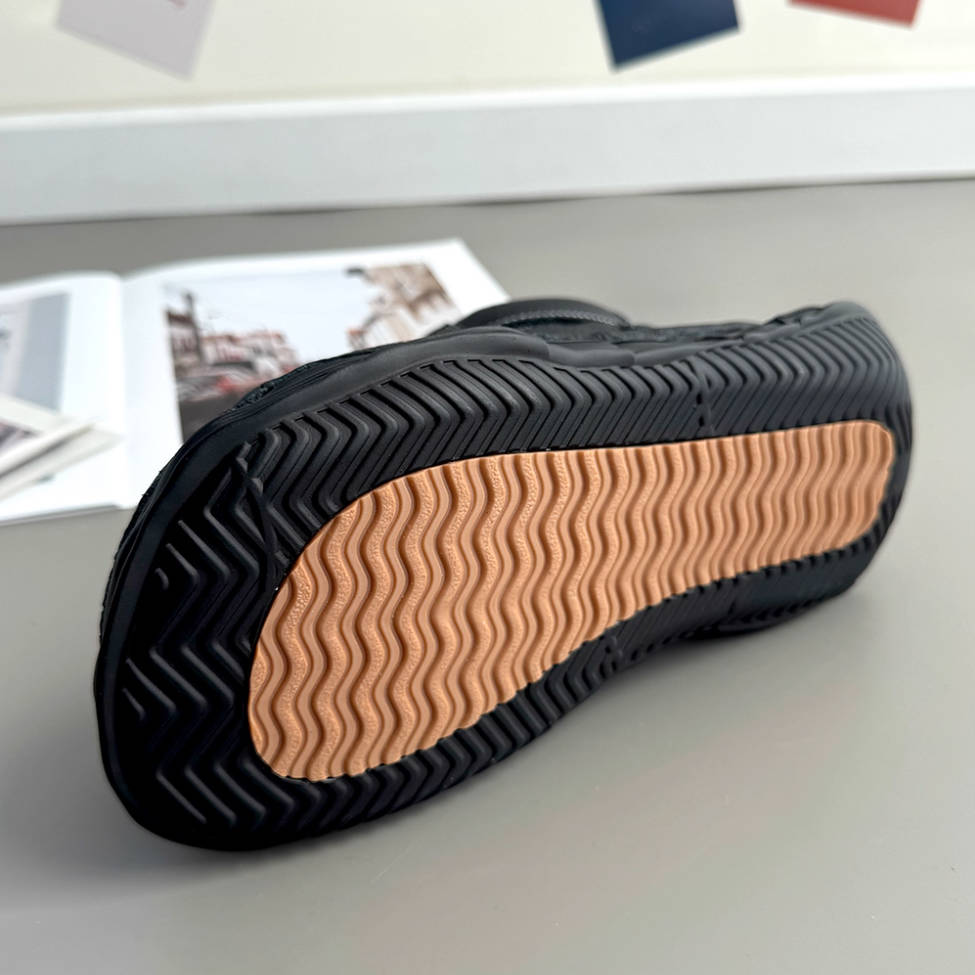 Winter Leather Warm Thick Sole Lace-Up Plush Wide Toe Ankle Boots