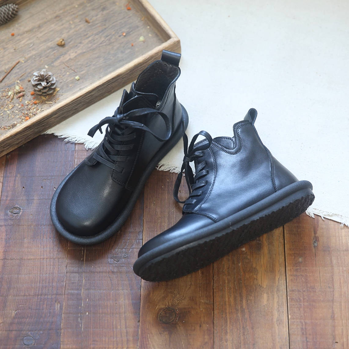 Retro Cowhide Round Toe Comfortable Soft Flat Sole Lace-Up Boots