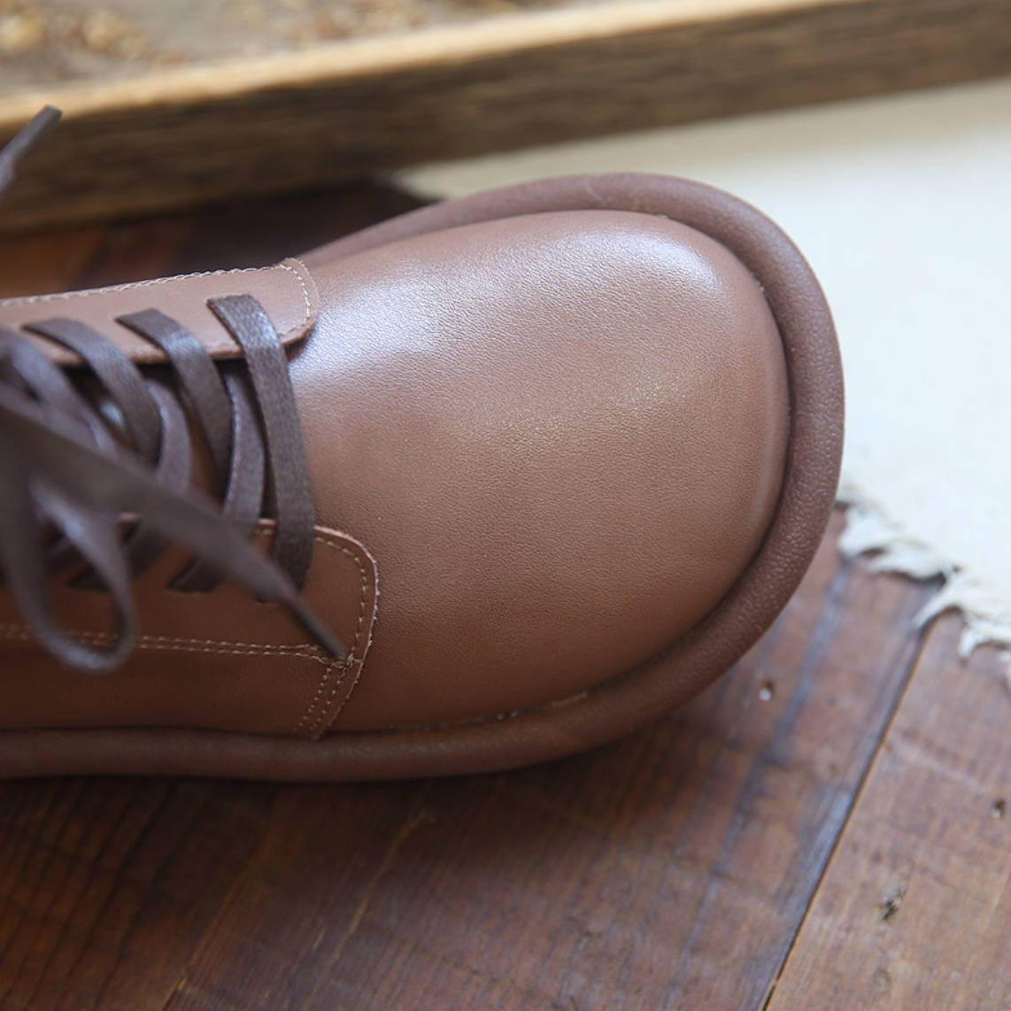 Retro Cowhide Round Toe Comfortable Soft Flat Sole Lace-Up Boots