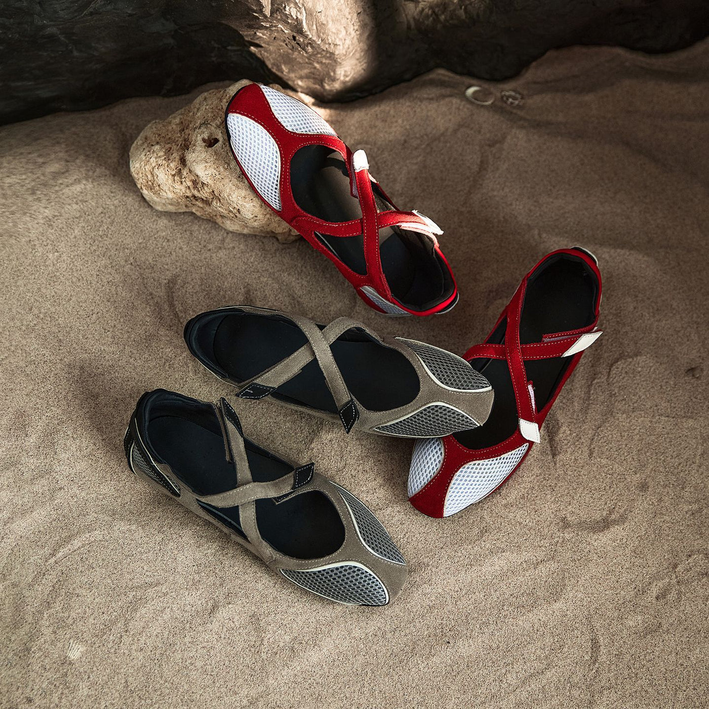 Casual Leather Mesh Closed Toe Crossing Sports Slip-On Shoes