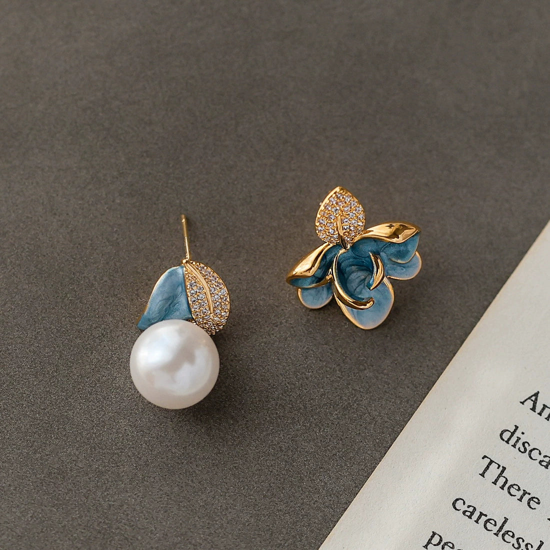 Women Elegant Vintage Enamel 18K Gold Pearl Asymmetrical Earrings