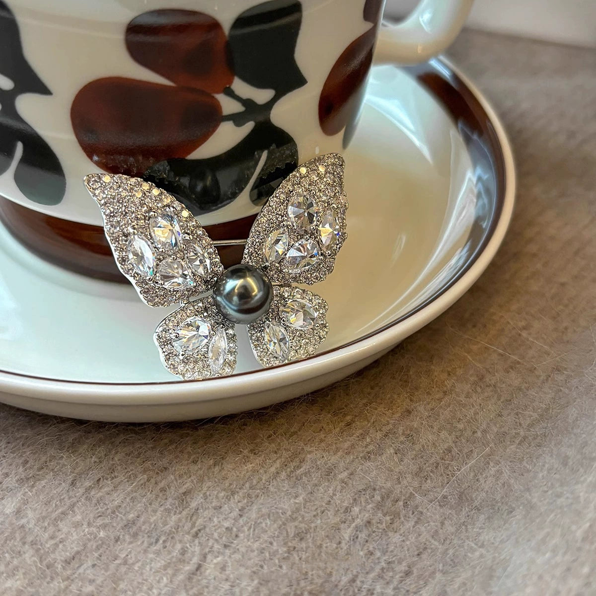 Babakud Elegant Diamonds Butterfly Pearl Shinny Brooch