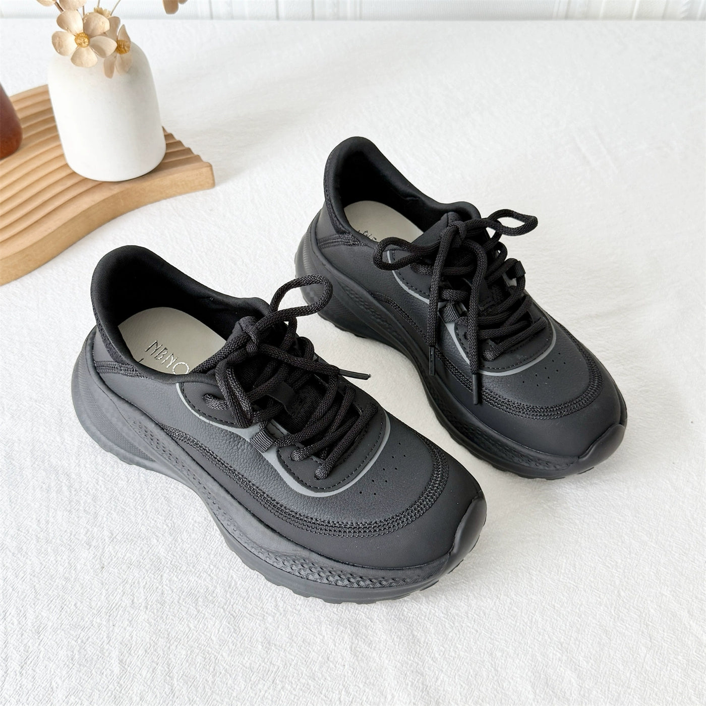 Casual Leather Versatile Soft Thick Sole Lace-Up Sports Sneakers