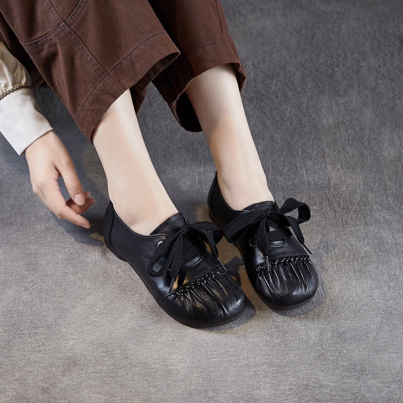 Women Retro Top Leather Closed Toe Lace-Up Flat Shoes