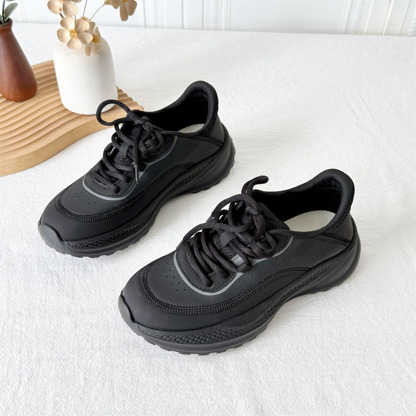 Casual Leather Versatile Soft Thick Sole Lace-Up Sports Sneakers