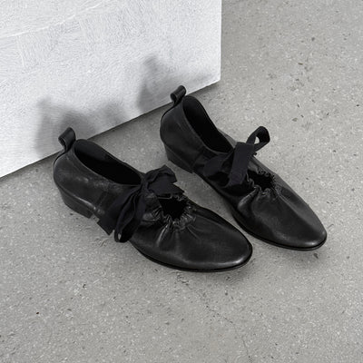 Elegant Sheepskin Leather Pointed Toe Lace-Up Chunky Shoes