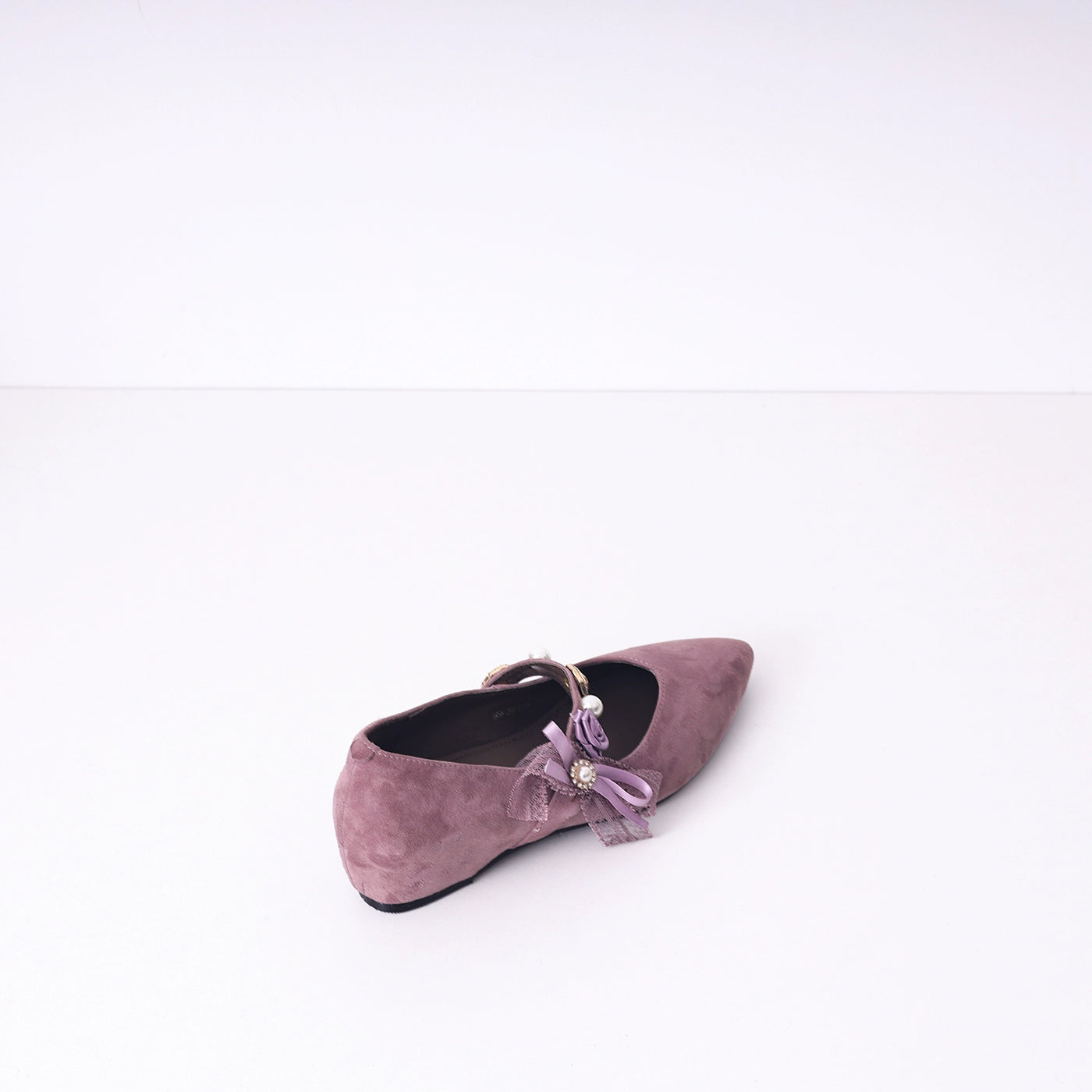 Women Elegant Sheepskin Leather Pointed Toe One Straped Shoes