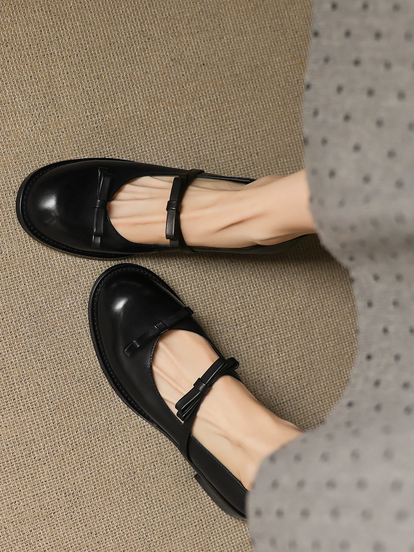 Women Retro Leather Chunky Round Toe One Straped Shoes