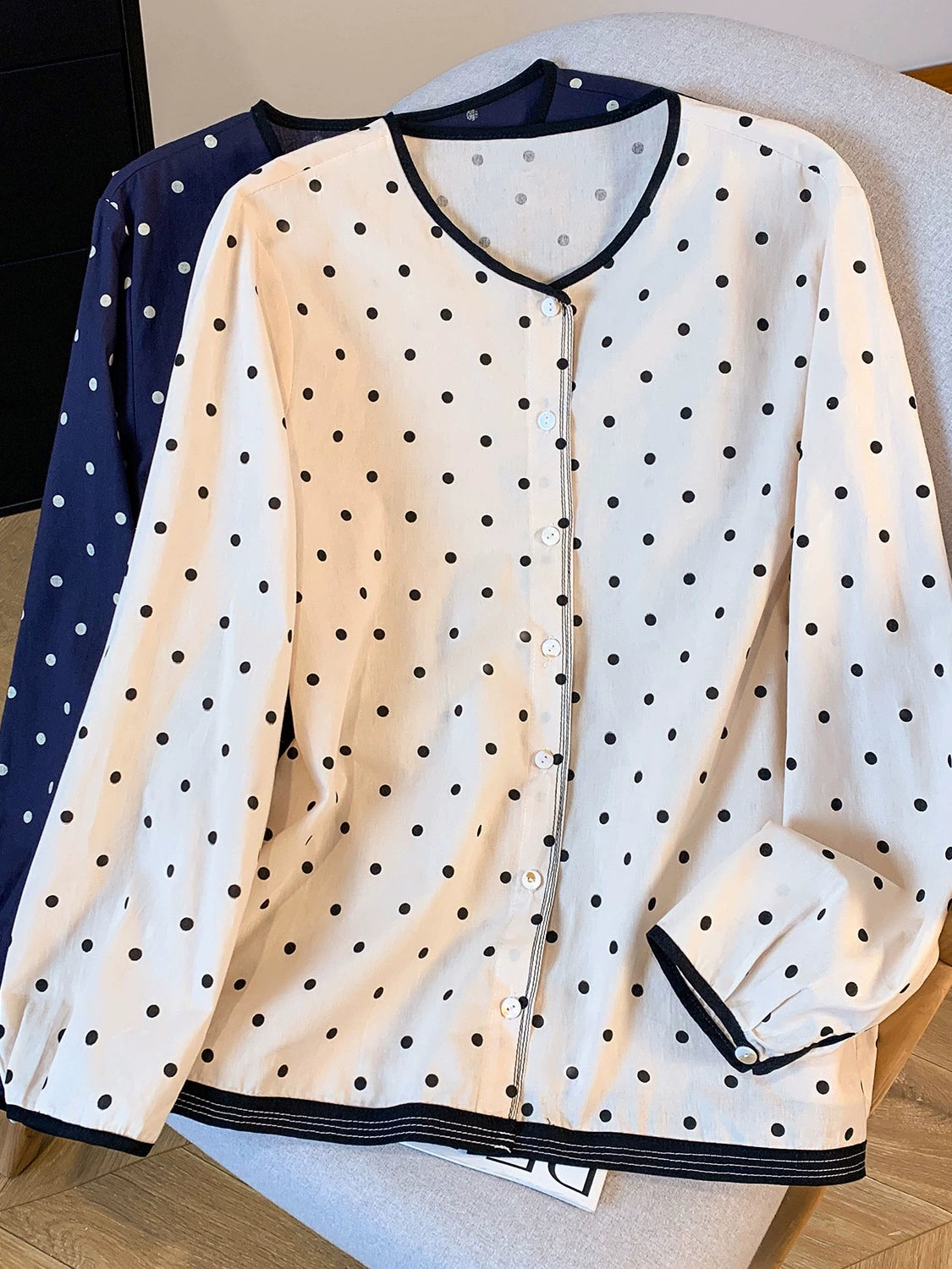 Women Autumn Cotton Round Neck Polka Dot Single-Breasted Shirt
