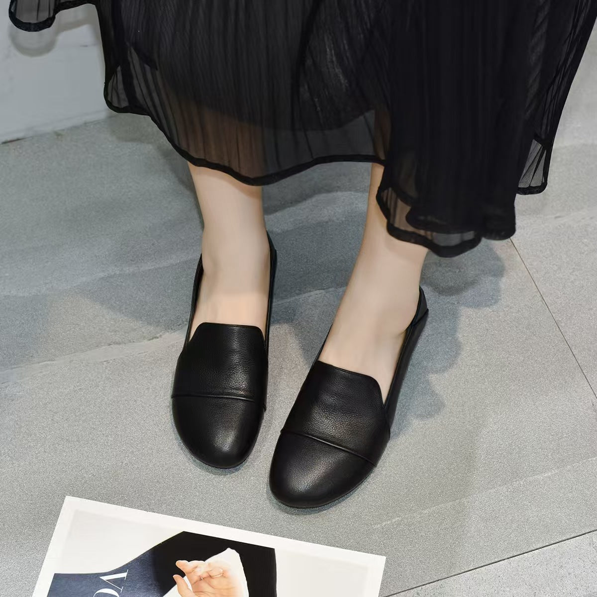 Women Retro Leather Casual Round Toe Chunky Soft Sole Shoes