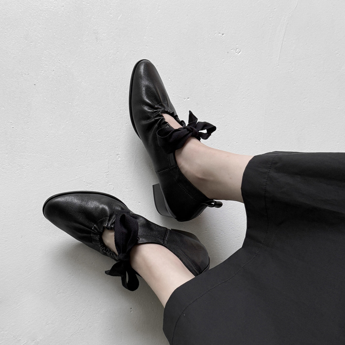 Elegant Sheepskin Leather Pointed Toe Lace-Up Chunky Shoes