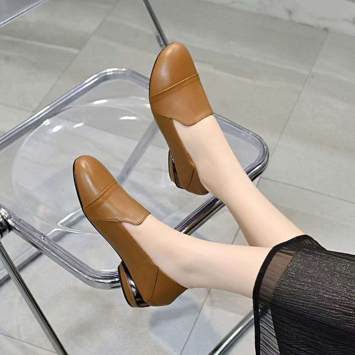 Women Retro Leather Casual Round Toe Chunky Soft Sole Shoes