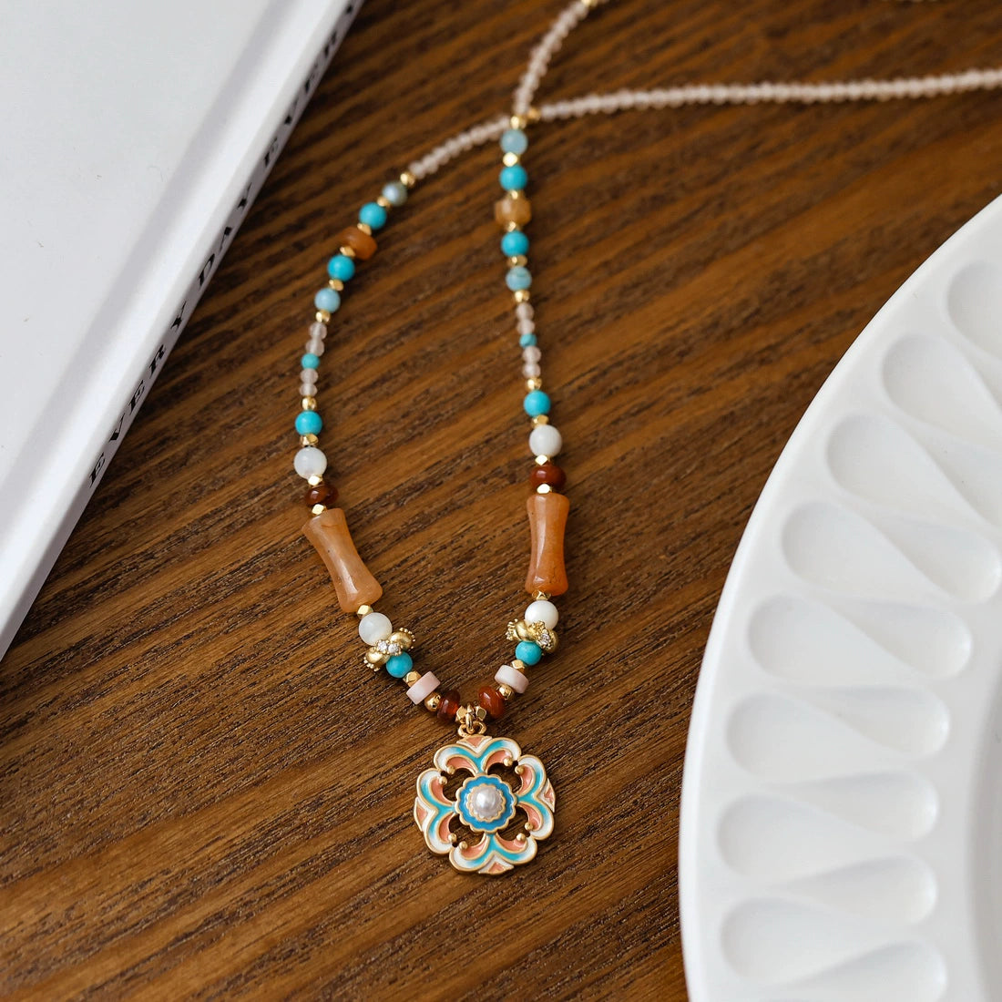 Women Vintage Natural Stone Agate 18K Gold Necklace