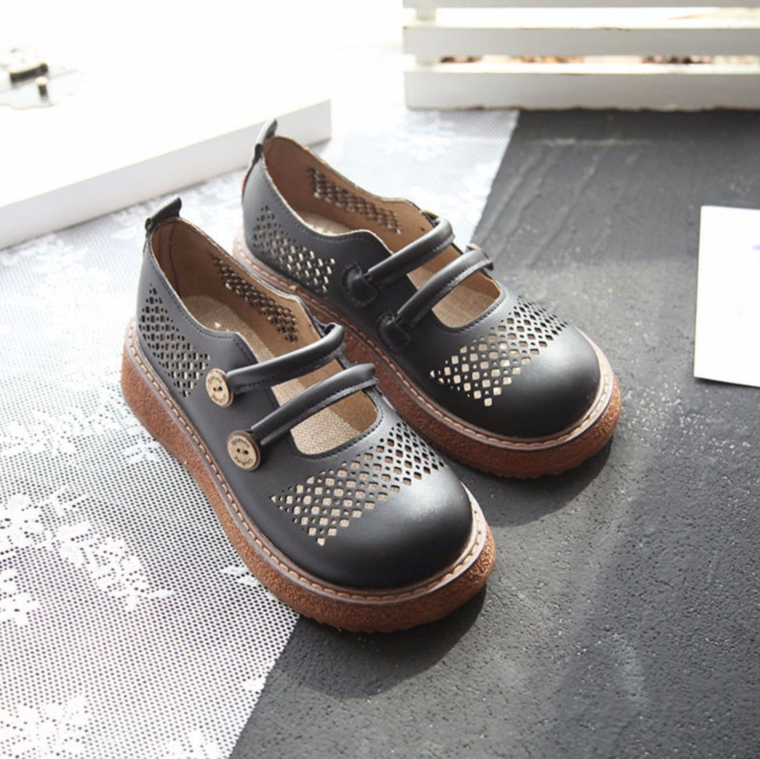 Ladies Retro Round Toe Hollow Wedge Heels Casual Sandals