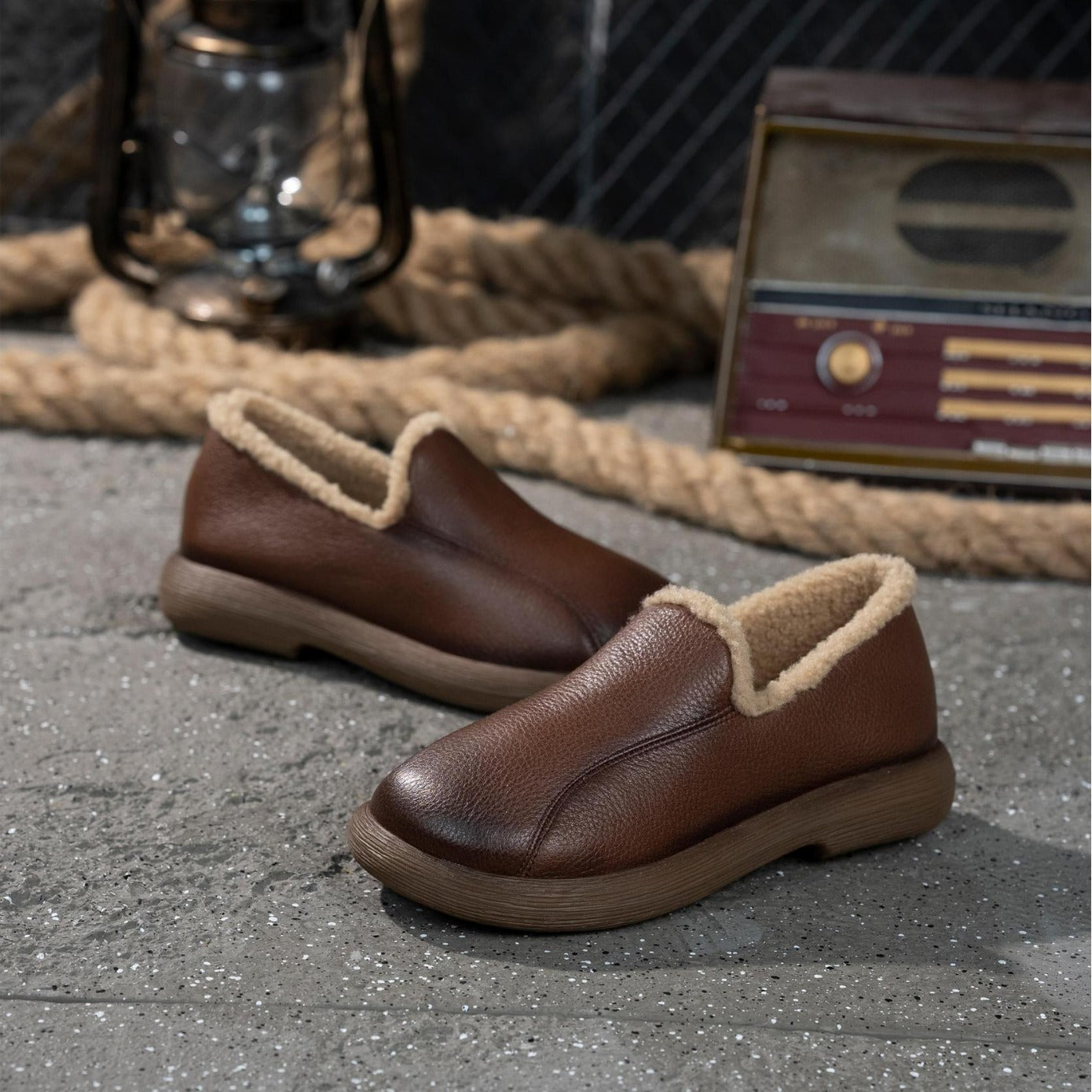 Retro Top Leather Round Toe Warm Fleece-In Soft Shoes