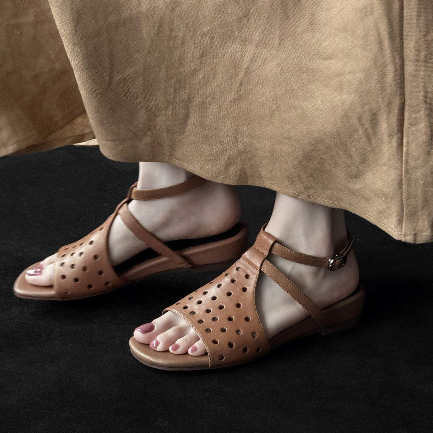 Summer Retro Leather Breathable Hollow Open Toe Sandals