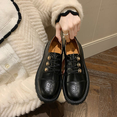 Women Elegant Button Accents Floral Embroidery Oxfords