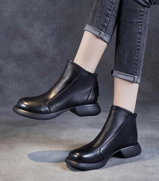 Bottes minimalistes en cuir noir souple de printemps 