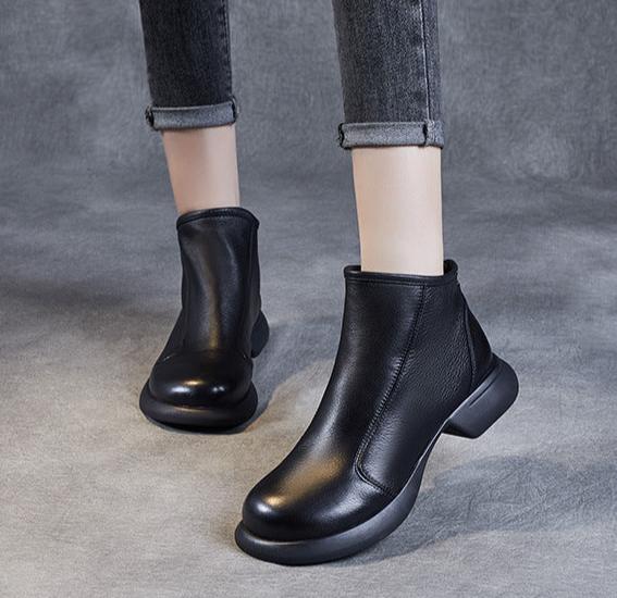 Botas minimalistas de cuero negro suave de primavera 