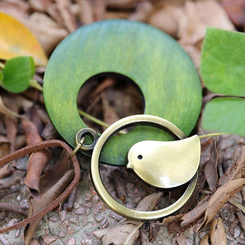 Cute Metal Bird Shape Round Wood Pendant Necklace Jewelry 