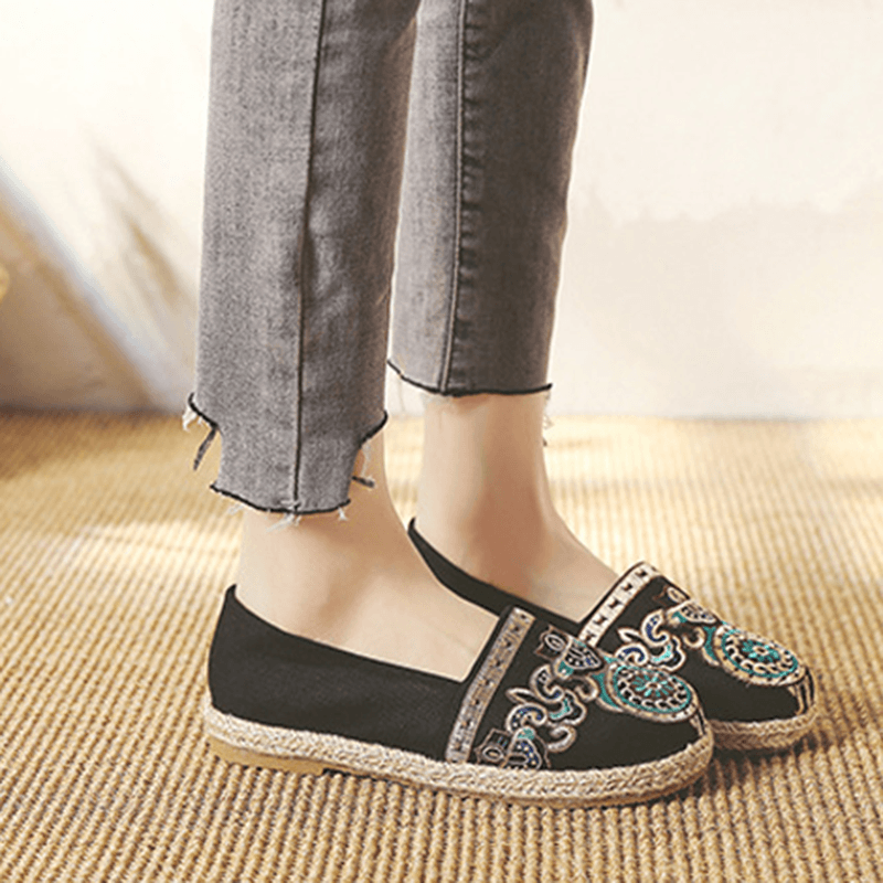 Embroidery Flat-bottom Breathable Straw Shoes