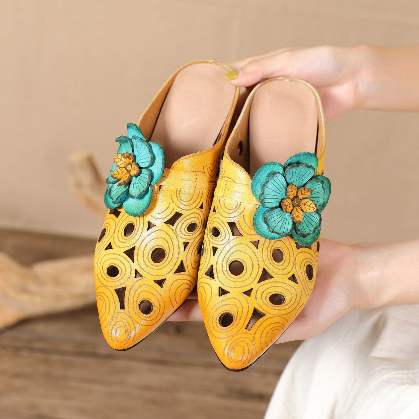 Summer Retro Hollow Leather Chunky Heel Sandals Aug 2023 New Arrival 