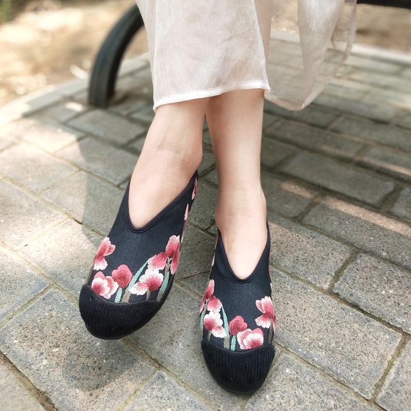 Vintage Casual Embroidered Canvas Shoes