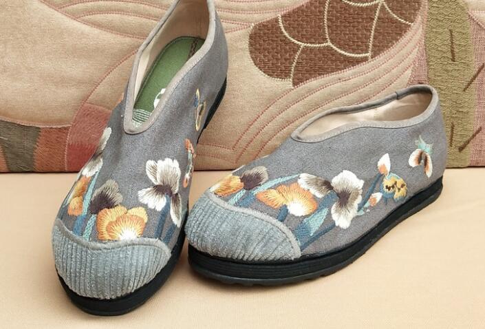Vintage Casual Embroidered Canvas Shoes