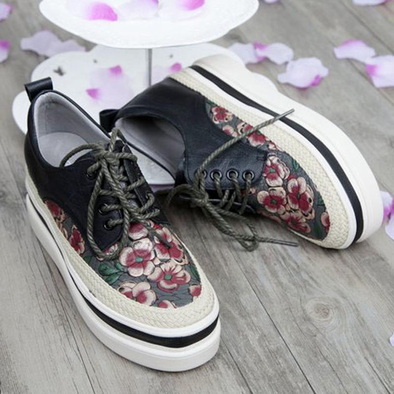 Waterproof Platform Round Toe Flower Leather Paneled Shoes