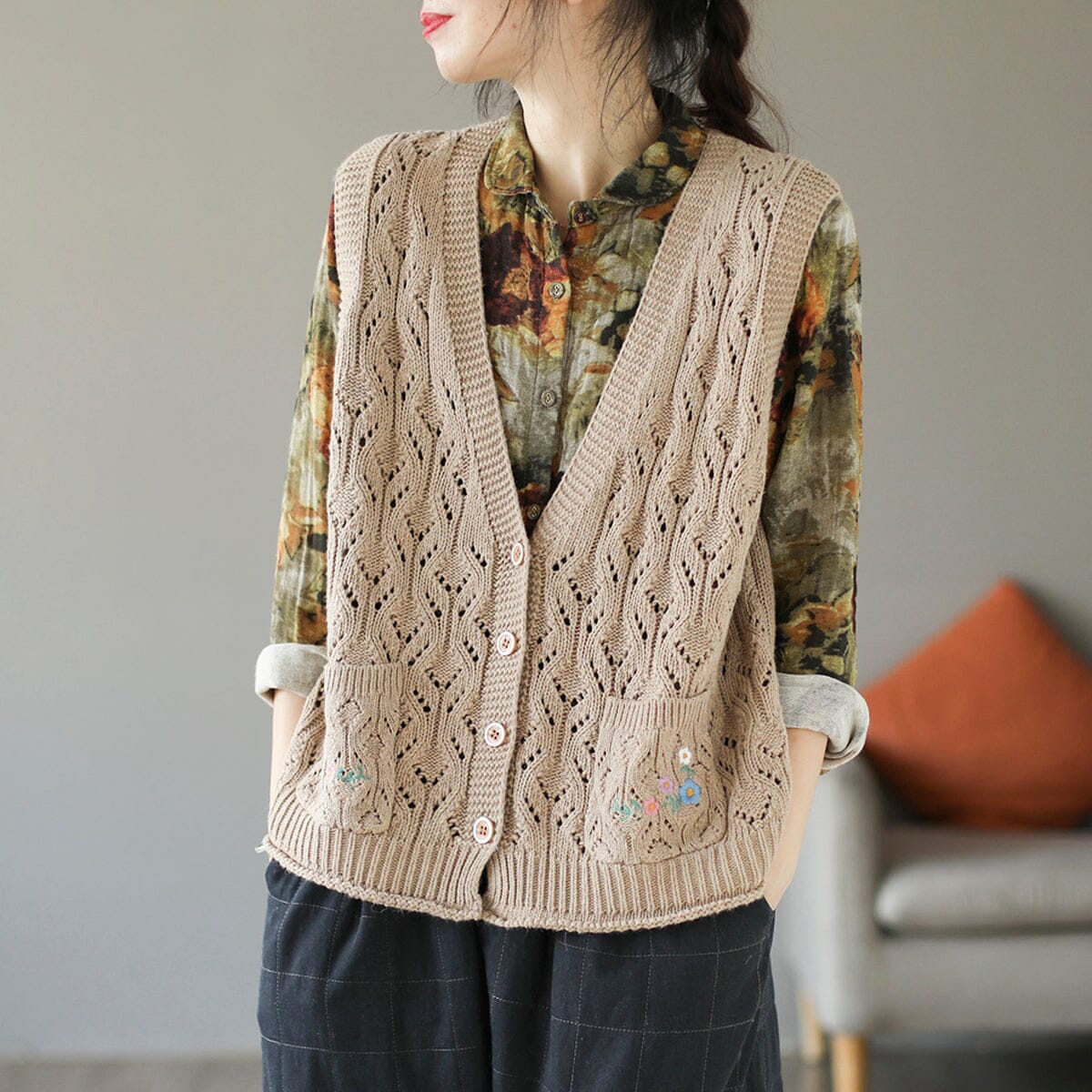 Women Autumn Retro Embroidery Hollow Knitted Waistcoat