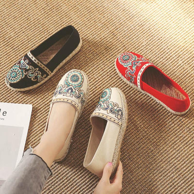 Women Casual Slip On Embroidered Low Heel Breathable Shoes 2019 Jun New 
